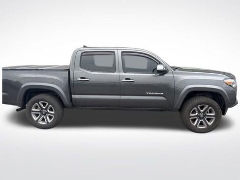 Used 2016 Toyota Tacoma Limited w/ Towing Package AWD/4WD image 7