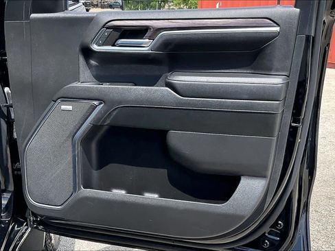 Used 2023 Chevrolet Silverado 1500 LTZ w/ Technology Package AWD/4WD image 21