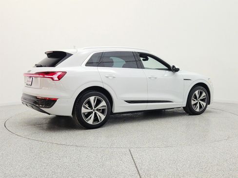 Used 2024 Audi Q8 e-tron Premium Plus w/ Premium Plus Package AWD/4WD image 5