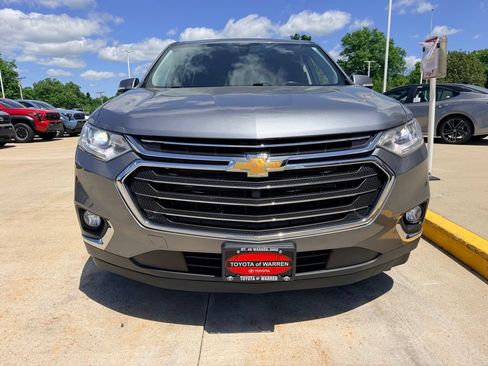 Used 2018 Chevrolet Traverse LT FWD image 3