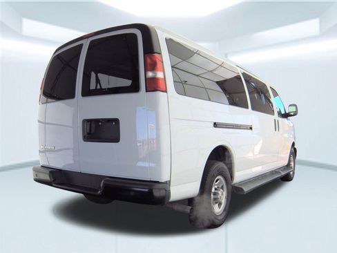 Used 2023 Chevrolet Express 3500 LS image 4
