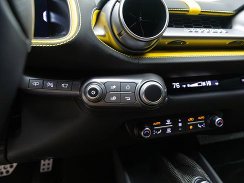 Used 2020 Ferrari 812 Superfast RWD image 33