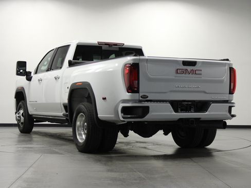 Used 2023 GMC Sierra 3500 Denali w/ Denali Ultimate Package AWD/4WD image 6
