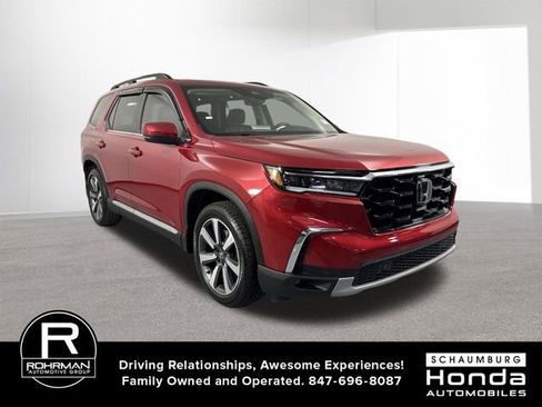Used 2023 Honda Pilot Touring image 3