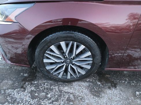 Used 2024 Nissan Altima 2.5 SV image 19