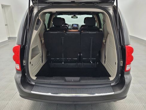 Used 2019 Dodge Grand Caravan SXT image 29