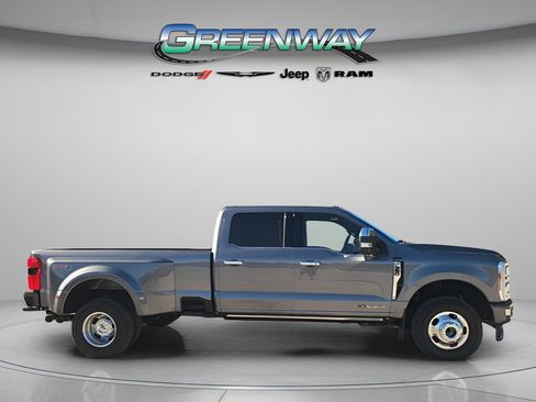 Used 2024 Ford F350 Platinum w/ FX4 Off-Road Package image 5