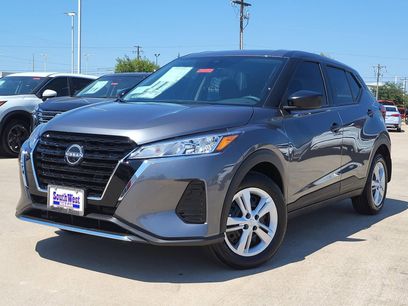 New 2025 Nissan Kicks S