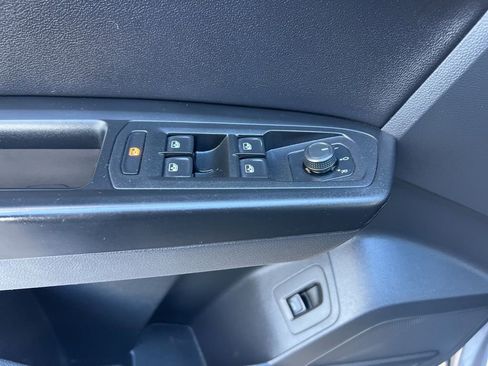 Used 2020 Volkswagen Atlas Cross Sport SE w/ Towing Package image 29