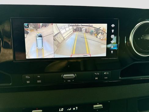Used 2024 Mercedes-Benz Sprinter 2500 image 16