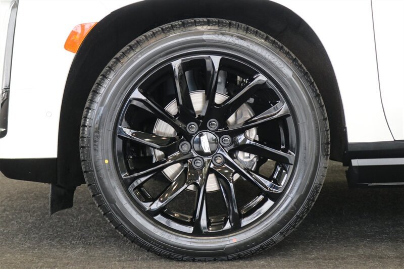 Used 2024 Cadillac Escalade Sport Platinum w/ LPO, ONYX Package AWD/4WD image 24
