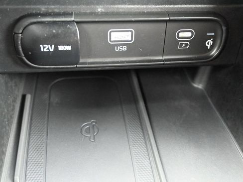 Used 2024 Kia Telluride EX w/ EX Captain's Chair Package FWD image 16