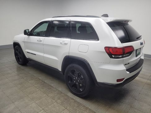Used 2019 Jeep Grand Cherokee Laredo image 3