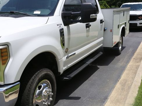 Used 2018 Ford F350 XL w/ Power Equipment Group AWD/4WD image 4