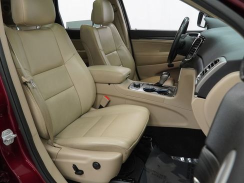 Certified 2020 Jeep Grand Cherokee Limited w/ Luxury Group II image 49