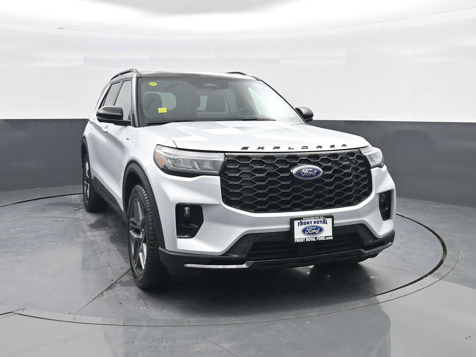 New 2026 Ford Explorer ST-Line w/ ST-Line Street Pack AWD/4WD image 2