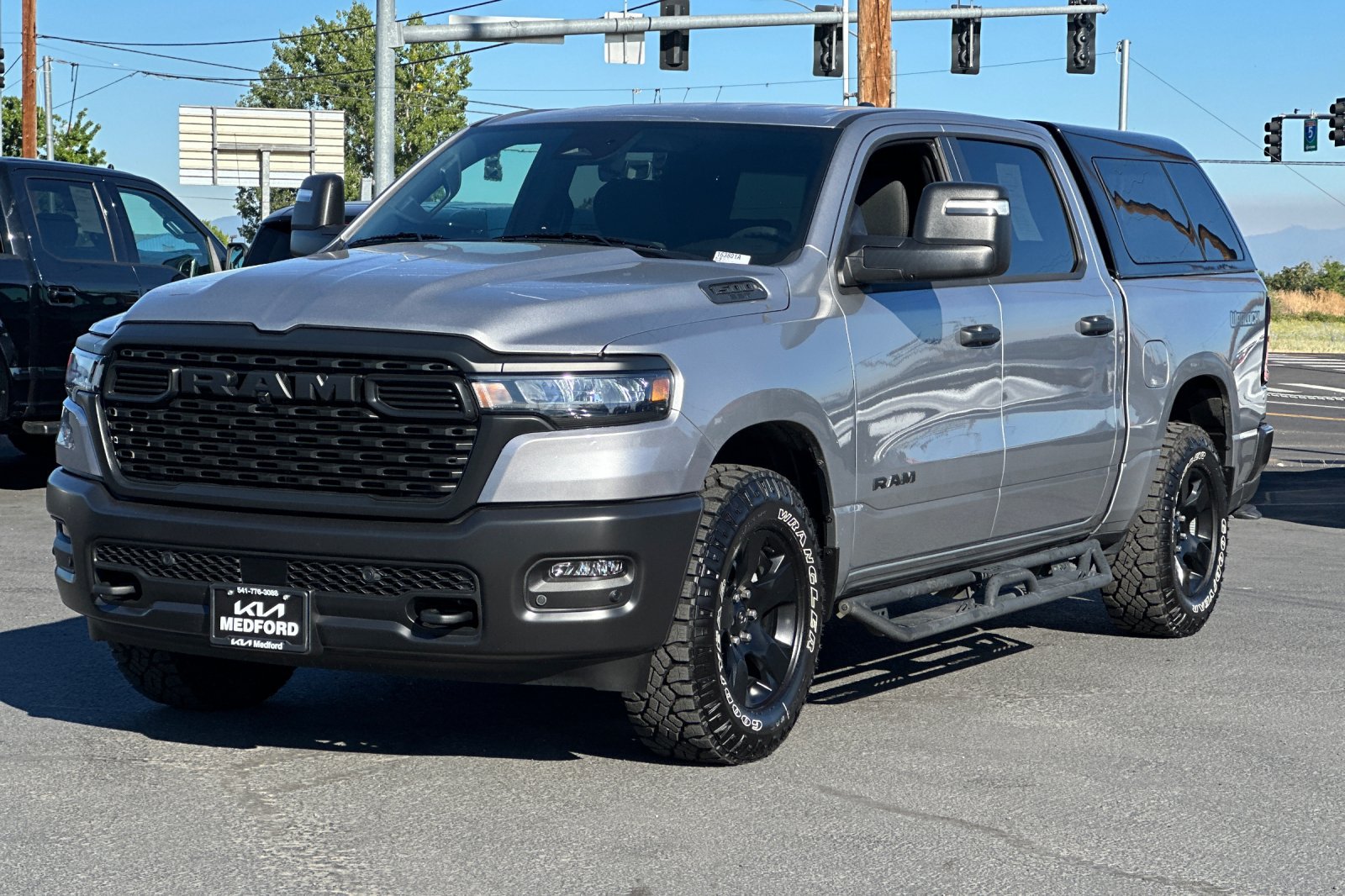 Used 2025 RAM 1500 Warlock AWD/4WD image 9