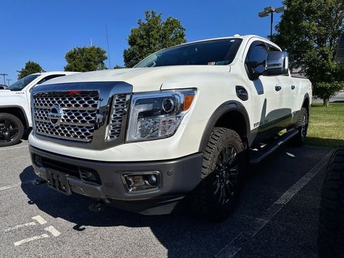 Used 2018 Nissan Titan Platinum Reserve w/ Platinum Utility Package AWD/4WD image 2
