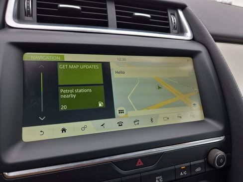 Used 2019 Jaguar E-PACE R-Dynamic SE image 45