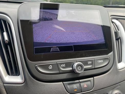 Used 2022 Chevrolet Malibu LT FWD image 20