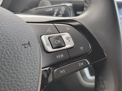 Used 2020 Volkswagen Tiguan SE image 25