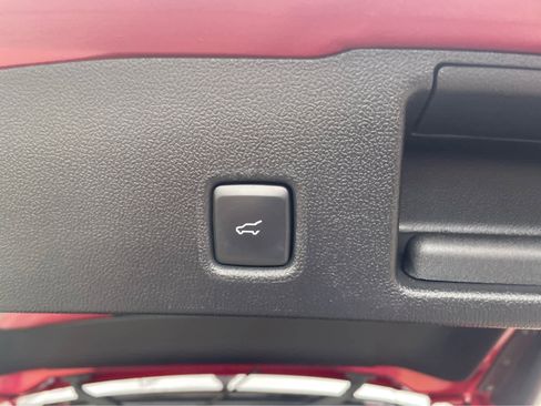 Used 2020 Ford Escape Titanium image 12