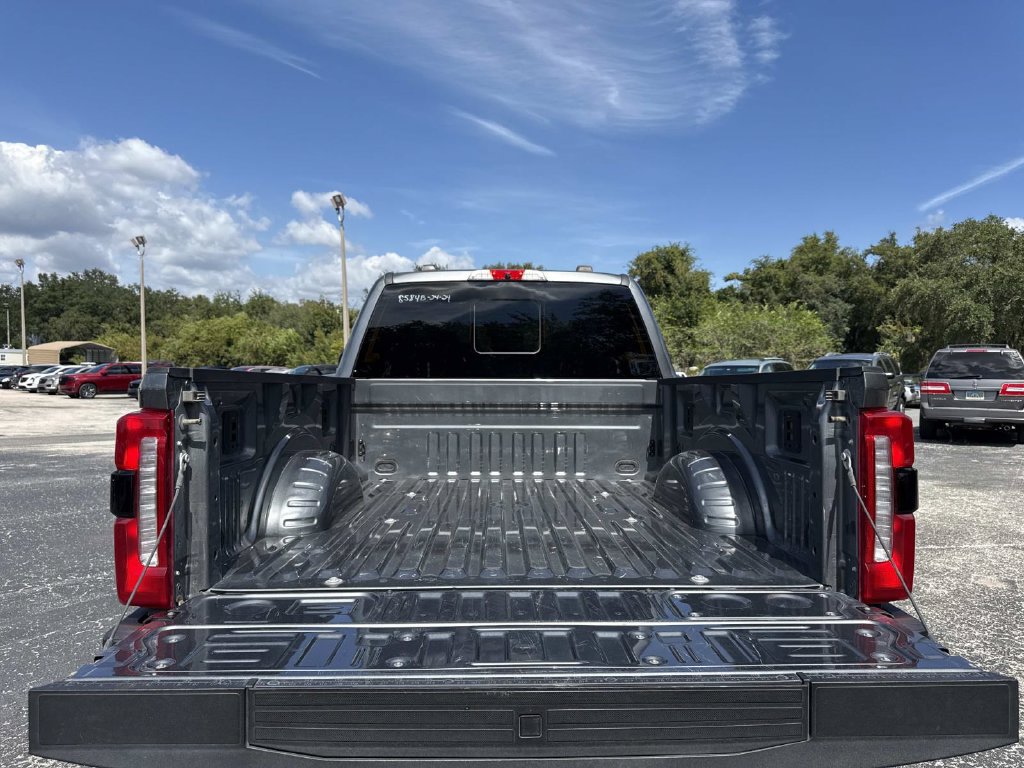 Used 2024 Ford F350 Lariat w/ Tremor Off-Road Package AWD/4WD image 11