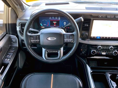 Used 2024 Ford F250 Platinum image 5