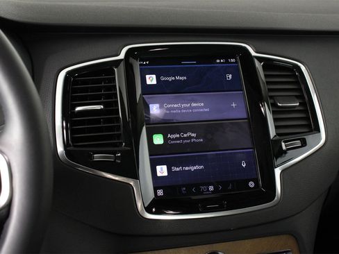 Used 2023 Volvo XC90 T8 Plus w/ Protection Package Premier image 9