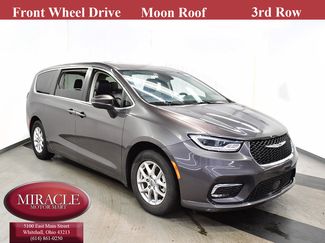 Used 2023 Chrysler Pacifica Touring-L FWD video 1