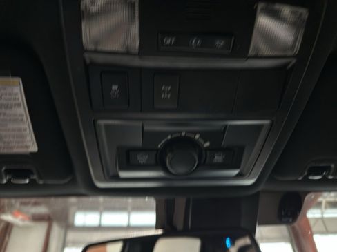 Used 2018 Toyota Tacoma TRD Off-Road w/ Technology Package image 23