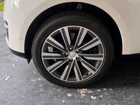 Used 2023 Land Rover Range Rover Autobiography AWD/4WD image 7