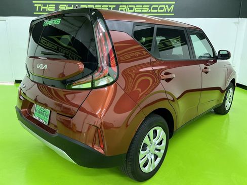 Used 2024 Kia Soul LX FWD image 10