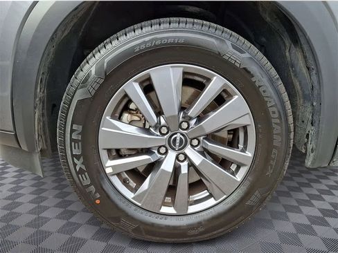 Used 2025 Nissan Pathfinder SV image 8