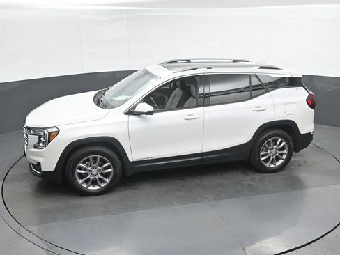 Used 2024 GMC Terrain SLT w/ Infotainment Package II AWD/4WD image 37