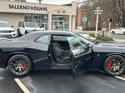 Used 2016 Dodge Challenger SRT Hellcat image 27
