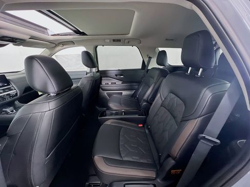 New 2026 Nissan Pathfinder Platinum AWD/4WD image 23