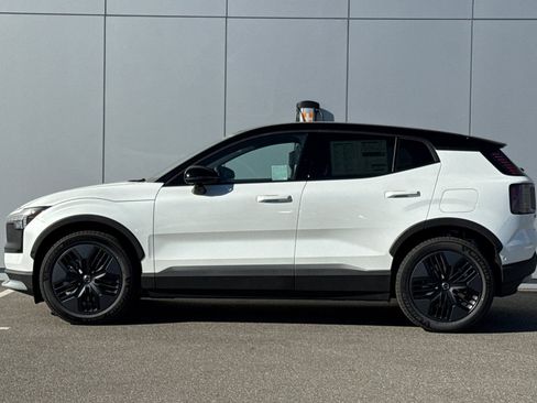 New 2026 Volvo EX30 Cross Country Ultra image 2