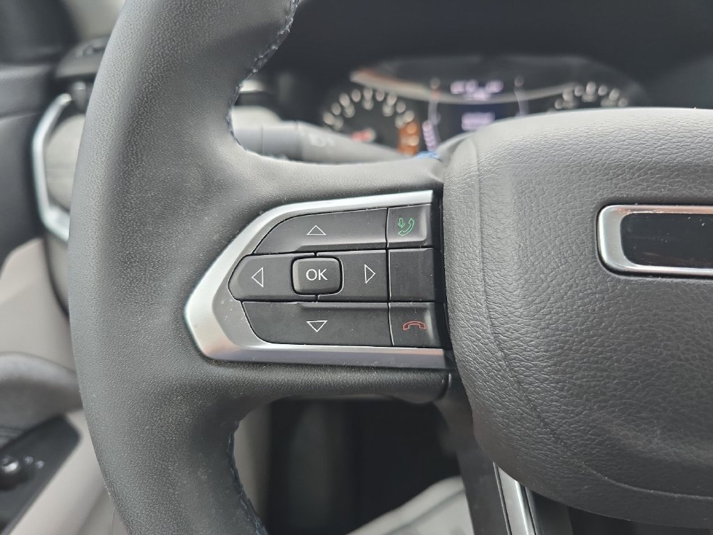 Used 2022 Jeep Compass Latitude FWD image 14