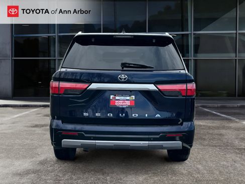 Used 2023 Toyota Sequoia Capstone AWD/4WD image 11