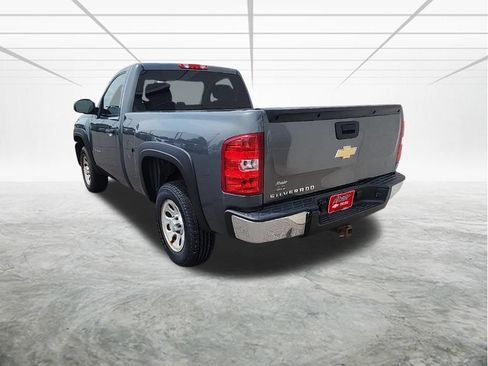 Used 2011 Chevrolet Silverado 1500 W/T RWD image 3