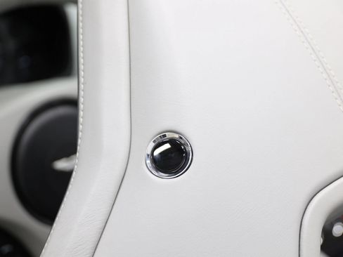 Used 2014 Aston Martin Vanquish Volante RWD image 56