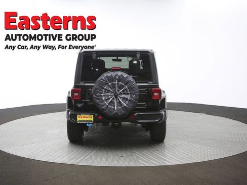 Used 2023 Jeep Wrangler Unlimited Sahara image 36