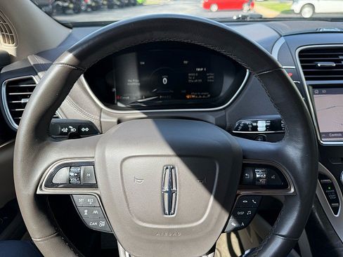 Used 2019 Lincoln Nautilus Reserve FWD image 26