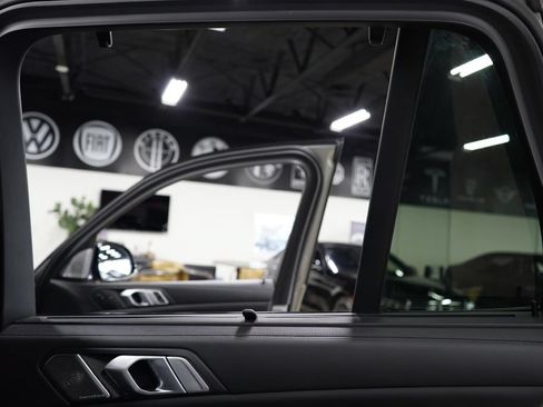 Used 2021 BMW X5 M w/ Competition Package AWD/4WD image 37