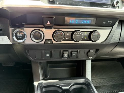 Used 2023 Toyota Tacoma SR5 AWD/4WD image 19