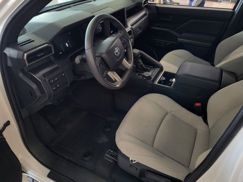 Used 2025 Toyota 4Runner SR5 AWD/4WD image 18