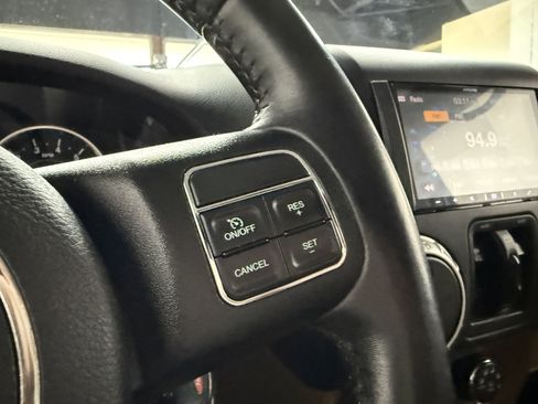 Used 2016 Jeep Wrangler Unlimited Sahara w/ Connectivity Group image 15