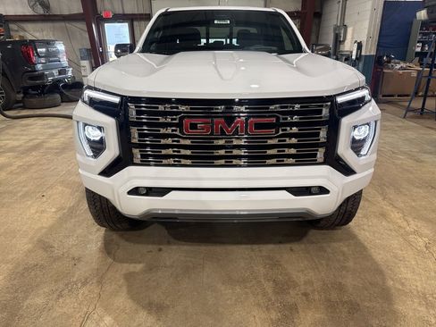 New 2026 GMC Canyon Denali image 6