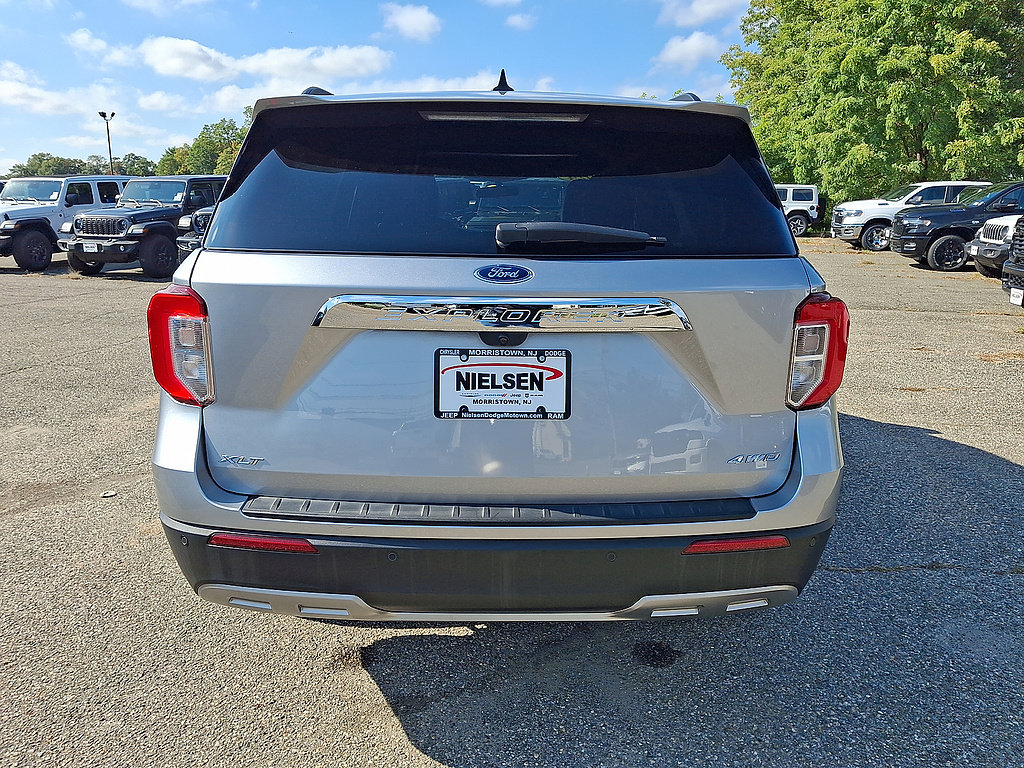 Used 2024 Ford Explorer XLT w/ Equipment Group 202A AWD/4WD image 64